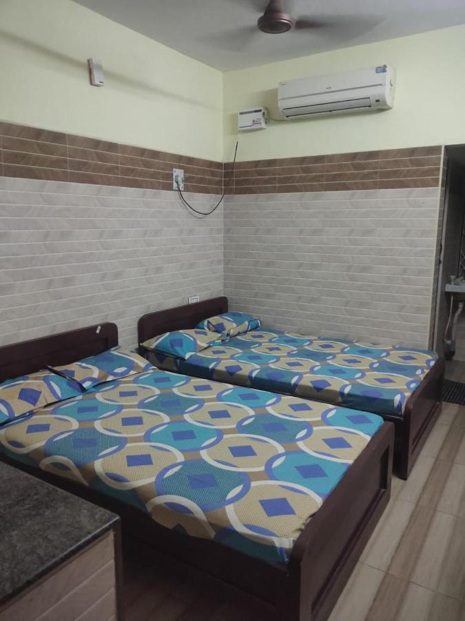Auberge de jeunesse Sri Vari Residency à Vellore Extérieur photo