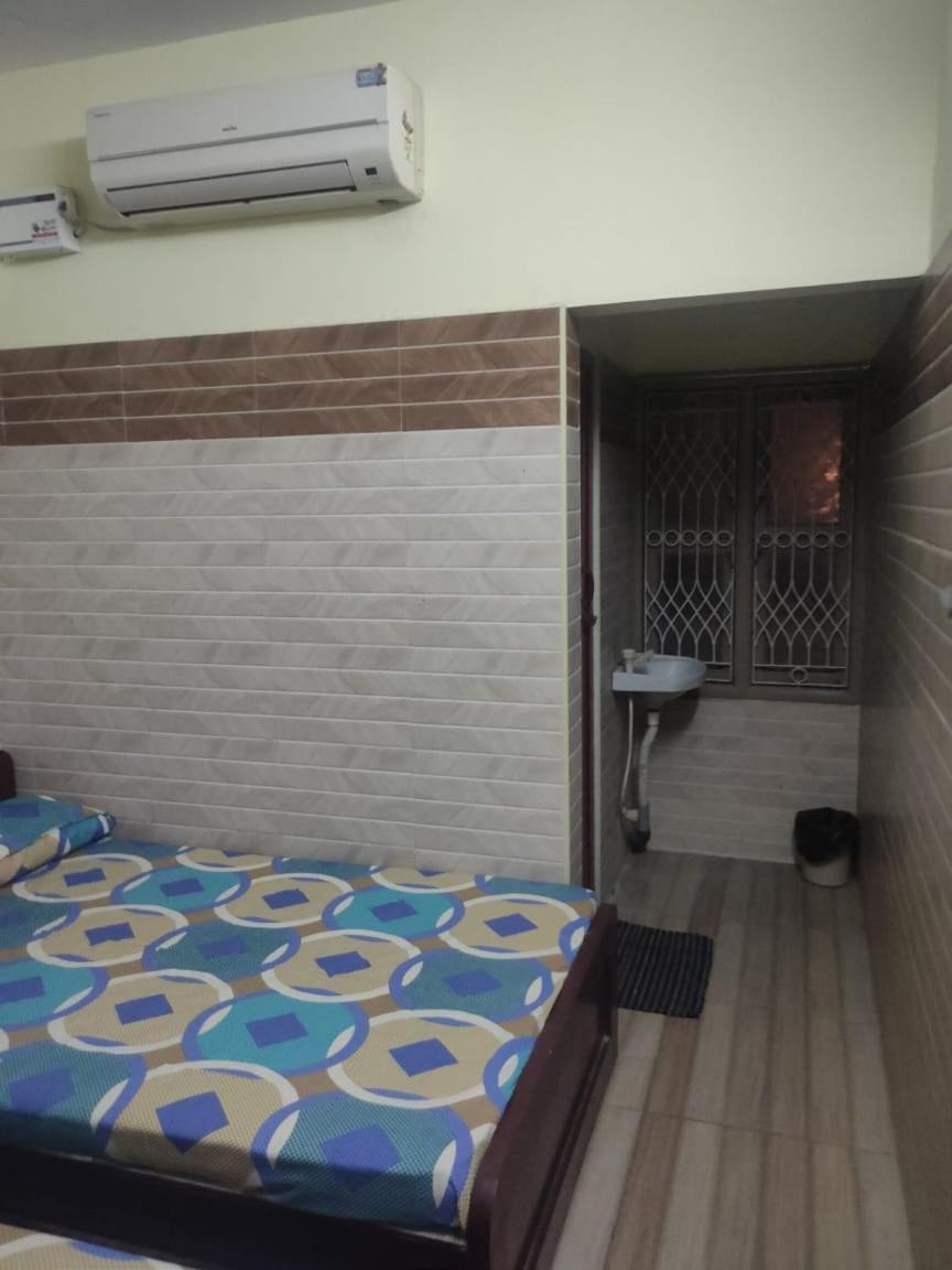 Auberge de jeunesse Sri Vari Residency à Vellore Extérieur photo