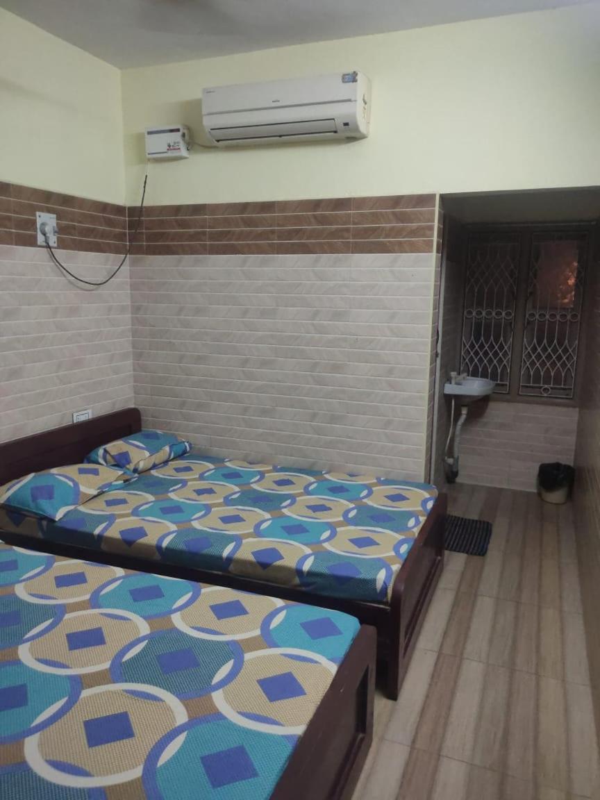 Auberge de jeunesse Sri Vari Residency à Vellore Extérieur photo