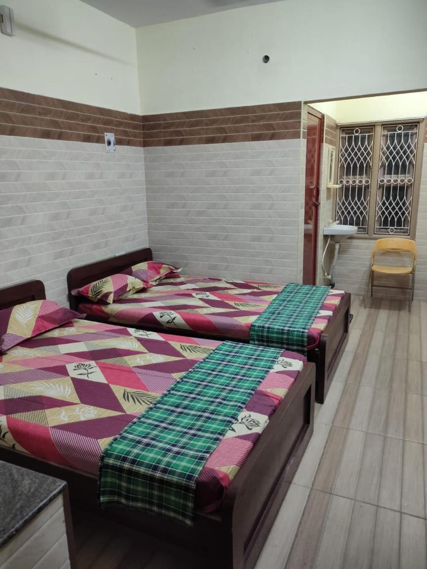 Auberge de jeunesse Sri Vari Residency à Vellore Extérieur photo