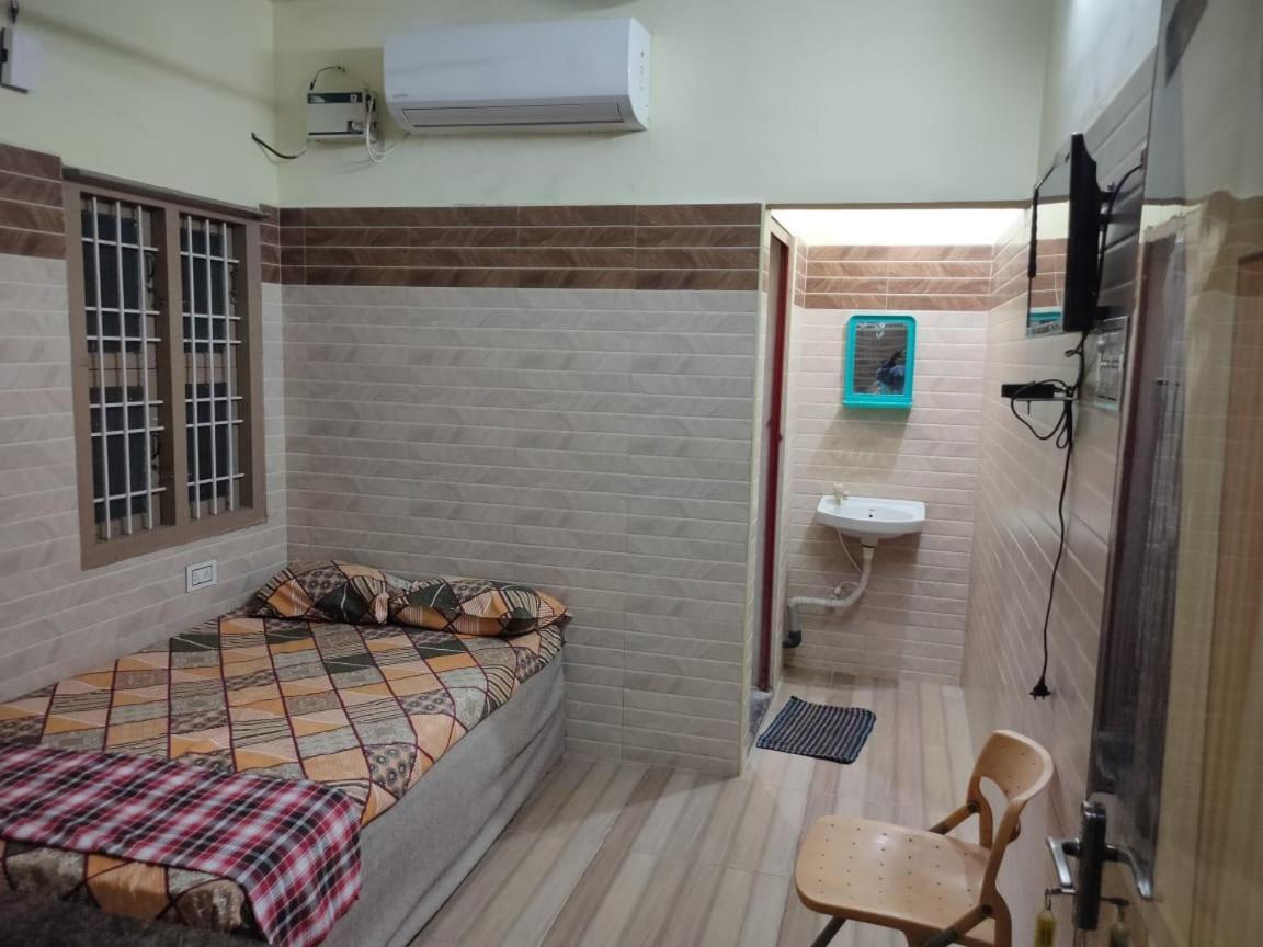 Auberge de jeunesse Sri Vari Residency à Vellore Extérieur photo