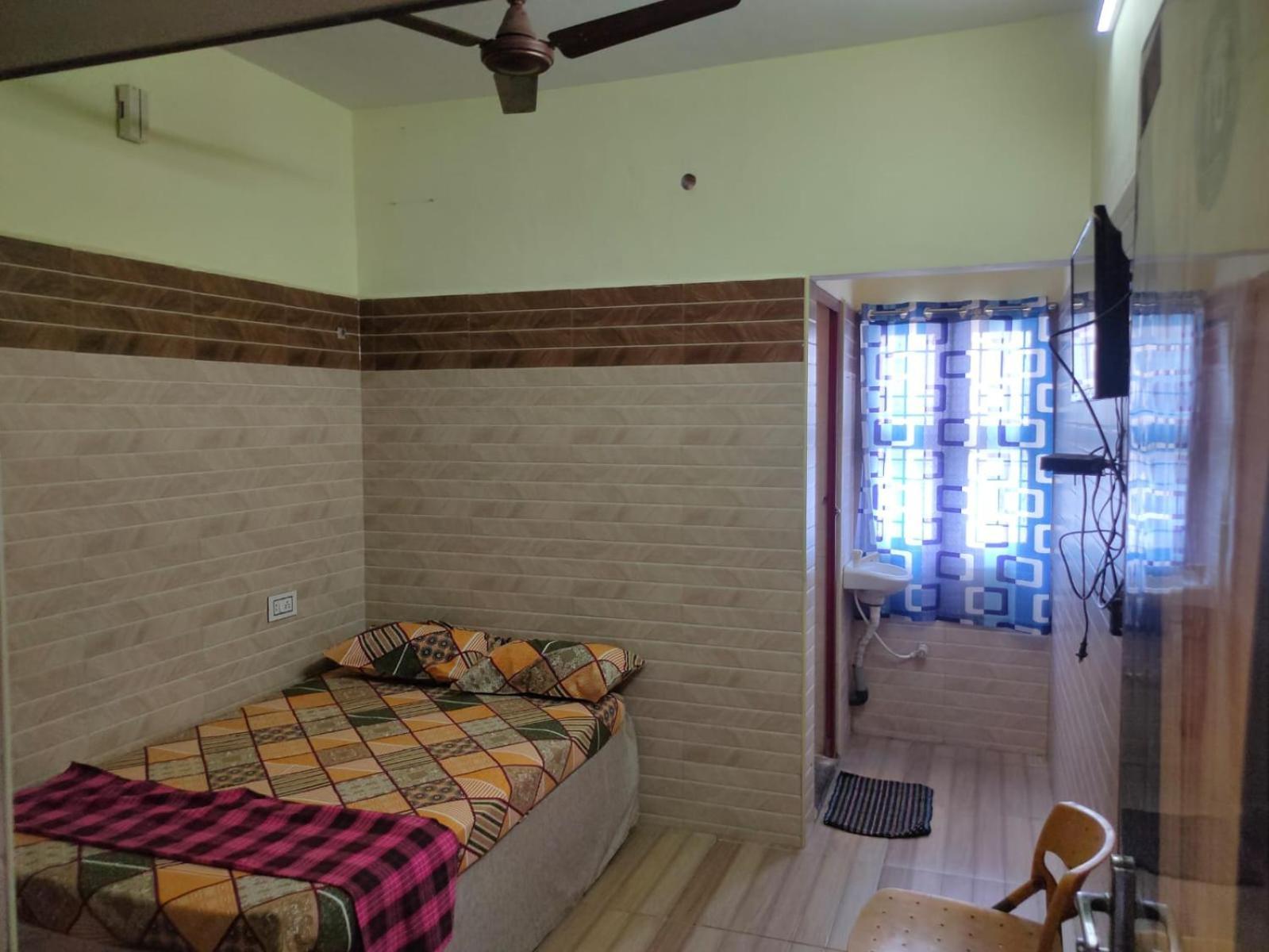 Auberge de jeunesse Sri Vari Residency à Vellore Extérieur photo